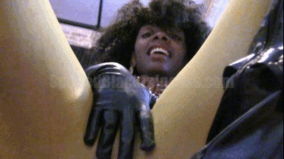 Latex Giantess Cameltoe